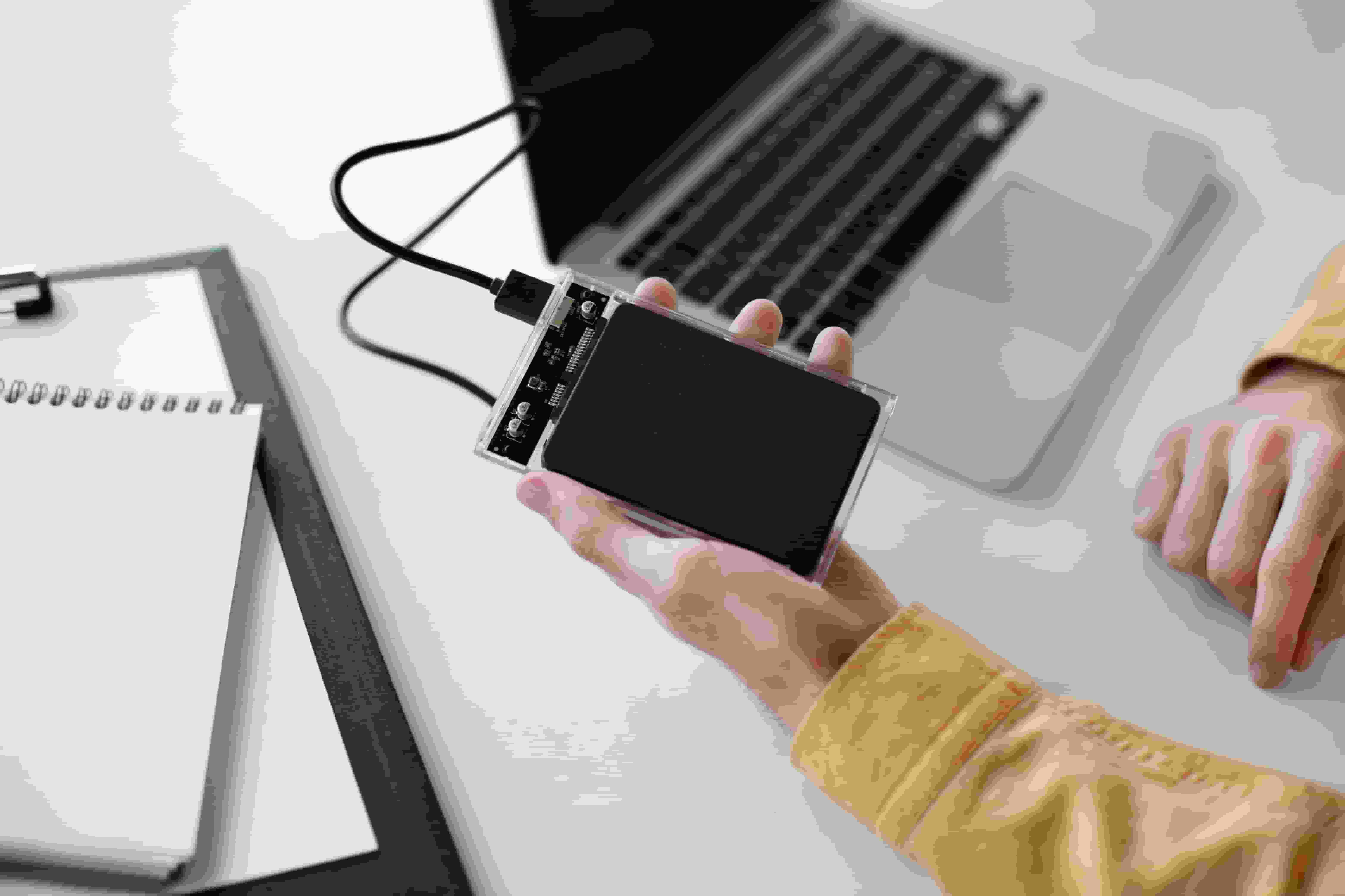 モバイルハードドライブやUSBドライブのデータが消えた時の対処法